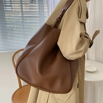 Женская сумка большой емкости, новинка 2023 года, модная ретро-сумка для поездок на работу, нишевая сумка на одно плечо, универсальные сумки для женщин