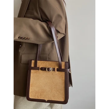 Винтажная сумка через плечо 2023, Новая осенне-зимняя женская контрастная сумка из искусственной замши на молнии подмышками, модная сумка для пригородных поездок.